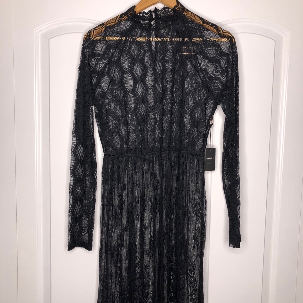 Forever 21 Contemporary Lace Dress